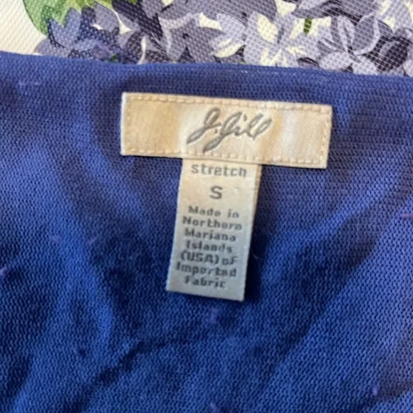J Jill top size small , lace overlay. - Picture 3 of 6